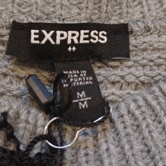 NWT EXPRESS Gray Knit Sweater - Picture 6 of 7